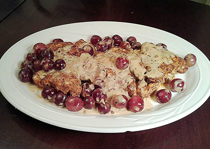 Simple Way to Prepare Ultimate Chicken with Creamy Grape Sauce