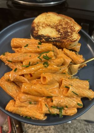 A picture of Creamy Rigatoni.