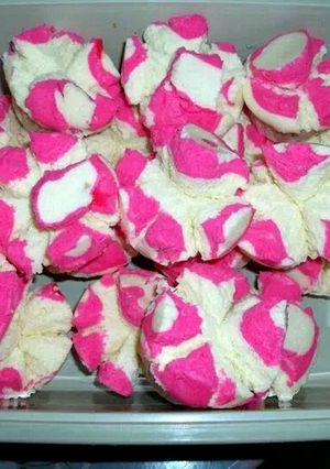 A picture of Apam Mekar.