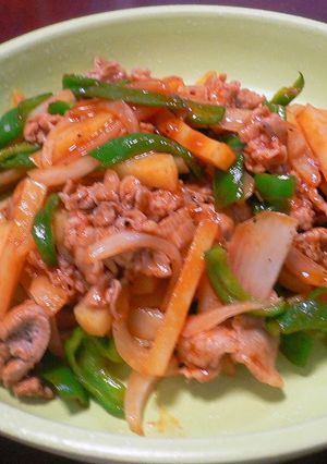 A picture of Stir-Fried Pork and Potato with Ketchup Sauce.