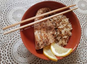 Une photo de Pavé de thon grillé et riz