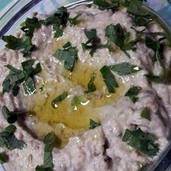 A picture of Pam's Mutabbal/Eggplant dip (my version)....