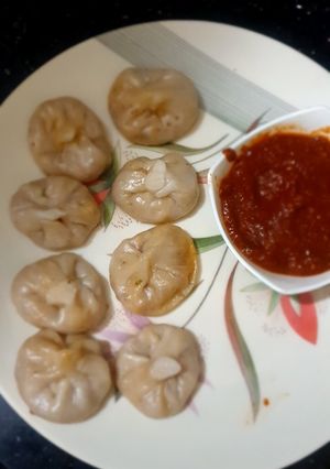 A picture of Steamed Momos.