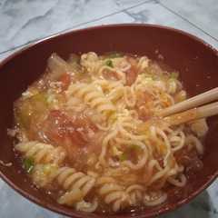 รูปของ Seblak makaroni pedaasss