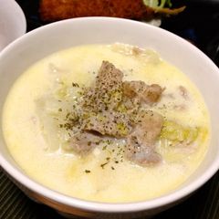 A picture of Creamy Milk Soup with Chinese Cabbage and Pork.