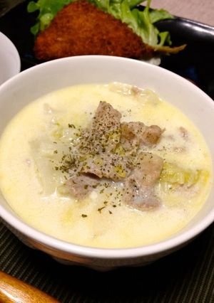 A picture of Creamy Milk Soup with Chinese Cabbage and Pork.