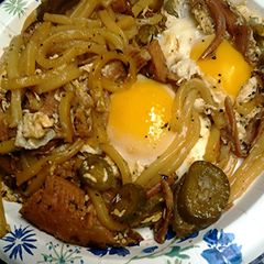 A picture of Ham, Eggs and Udon Noodles.
