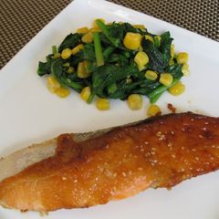 A picture of Western-style Saikyo Miso Fried Salmon.