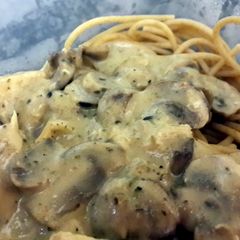 A picture of Pasta with Chicken,mushroom and GARLIC sauce.