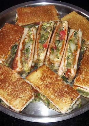 સેન્ડવિચ(Sandwich Recipe in Gujarati) રેસીપી મુખ્ય ફોટો