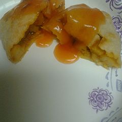 A picture of Red pineapple sauce.