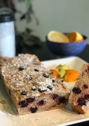 Una foto de Budín cítrico con arándanos 🍊🍋
