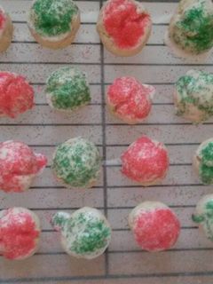 A picture of Italian Wedding Cookies.