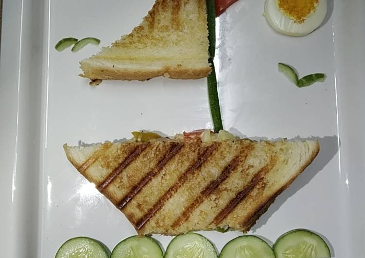 Mayo boat sandwich