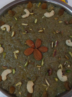 लौकी का हलवा (lauki ka halwa recipe in Hindi) रेसिपी मुख्य फोटो