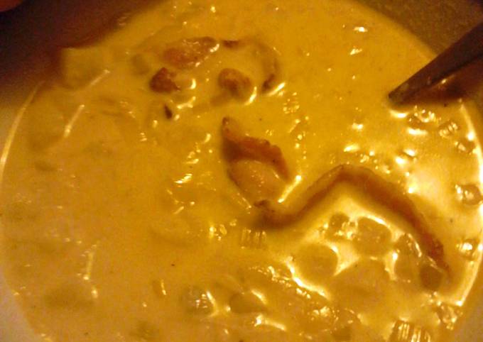 Leek and Potato soup with bacon