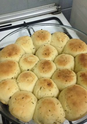 A picture of Beehive Yummy Cheese Buns.