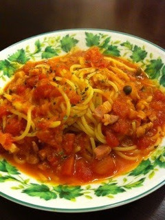 A picture of Soup Spaghetti with Tomato and Bacon.