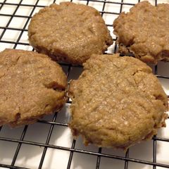 A picture of Gluten-free Peanut butter cookies.