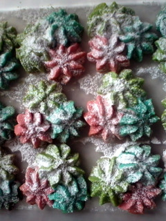 A picture of Colourful bouquet cookies.