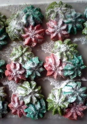 A picture of Colourful bouquet cookies.
