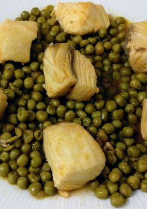Una foto de Caella con guisantes