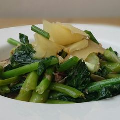 A picture of Chinese Brocoli With Sweet Prickle Ginger.
