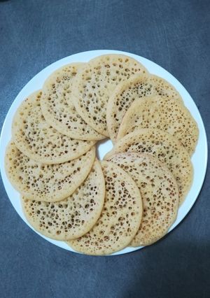 Une photo de Baghrir ou crêpes aux milles trous🥞🥞🥞