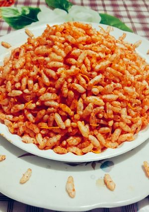 વઘારેલા લસણીયા મમરા (Vagharela Lasaniya Mamra Recipe in Gujarati) રેસીપી મુખ્ય ફોટો