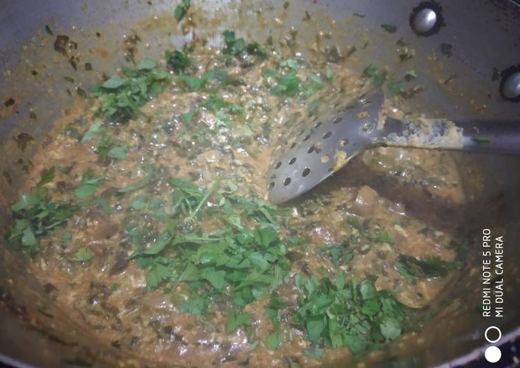 Recipe of Quick Matar Mushroom and methi