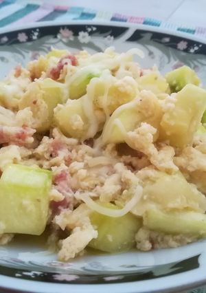 Foto principal de Calabacín revuelto con bacon y mozzarella