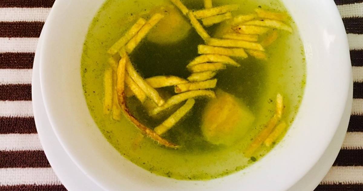 Consomé o caldo de pollo Ecuatoriano Receta de Taty Zambrano- Cookpad