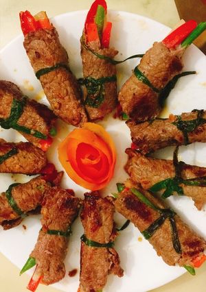 Hình của món Bò cuộn rau củ.
