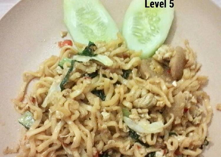 Bagaimana Menyiapkan Mie Goreng Pedas (level 5) yang Bikin Ngiler