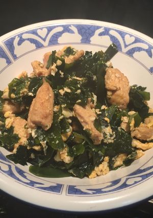 รูปของ ไก่ผัดสาหร่ายวากาเมะ(ใส่ไข่)