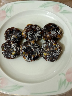 A picture of Date delight,.