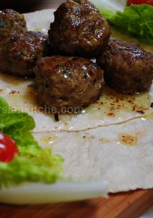 A picture of Persian petit meatballs (Kofteh rizeh Yazdi).