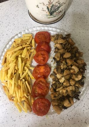 عکسی از دستور خوراک قارچ و مرغ