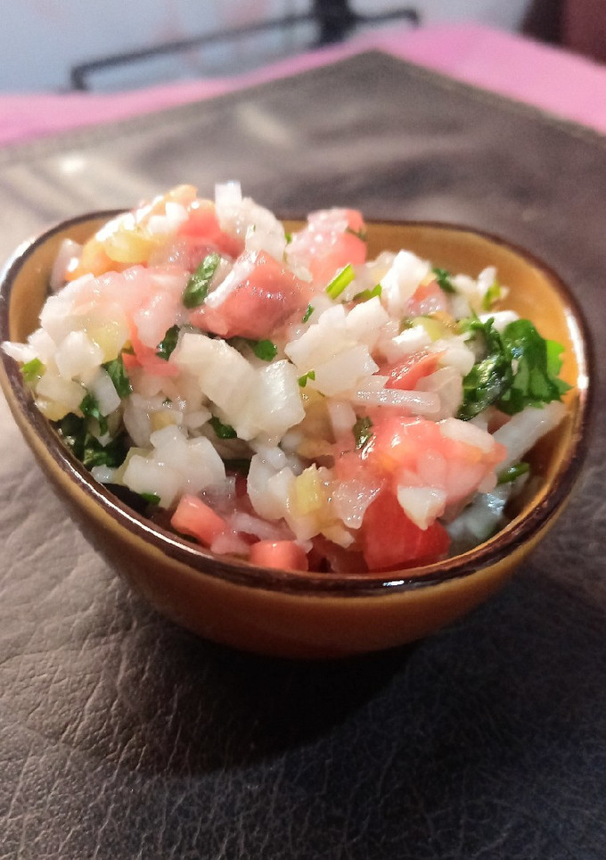 Una foto de Pebre chileno 🇨🇱
