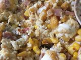 Huevos samba (tocineta, maicitos y plátano maduro)