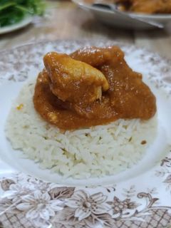 صورة لوصفة دجاج بكريمة طبخ مع رز أبيض