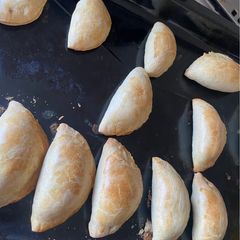 A picture of Meatpies.