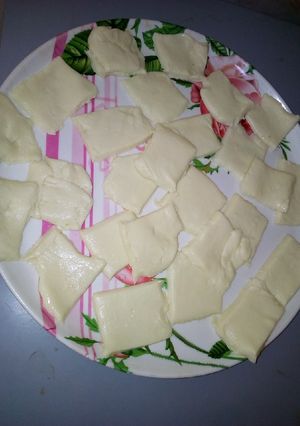 A picture of Milk Candy/tuwon madara.