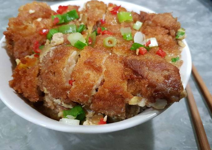 Student Meal: Japanese Chicken Chop Rice (Katsu Don)