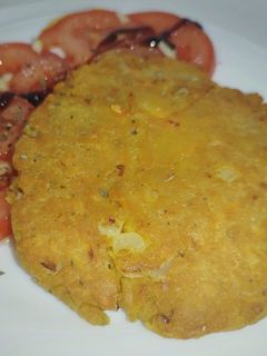 Una foto de Hamburguesa de atún y harina de garbanzo