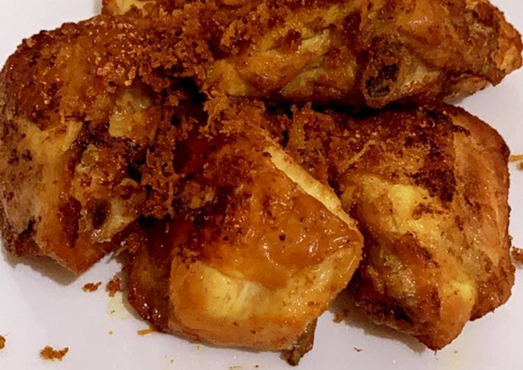 Bagaimana Membuat Ayam goreng serundeng yang Lezat