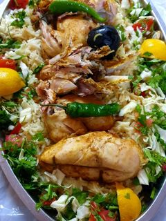 صورة لوصفة سلطة الخضار بالرز والدجاج المشوي