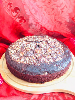 A picture of Walnut Cake.