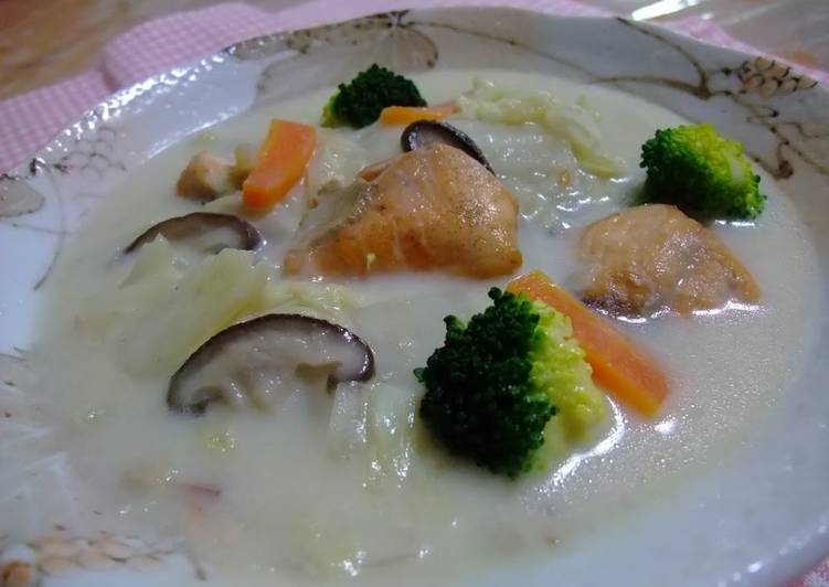 Step-by-Step Guide to Make Super Quick Homemade Cream Stew with Salmon and Napa Cabbage