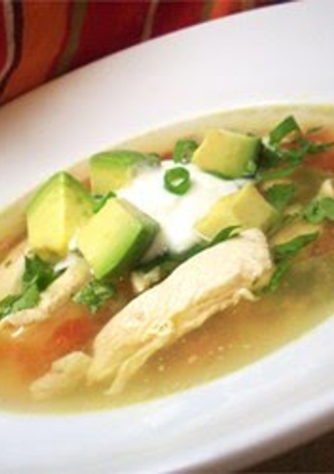 A picture of Avocado Soup with Chicken and Lime.